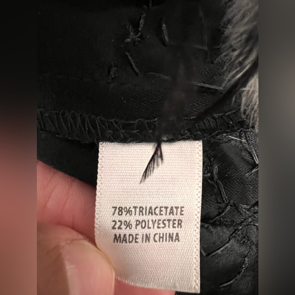 St. John Satin Hand Beaded With Black & White Feathers Top Size S - Picture 9 of 10